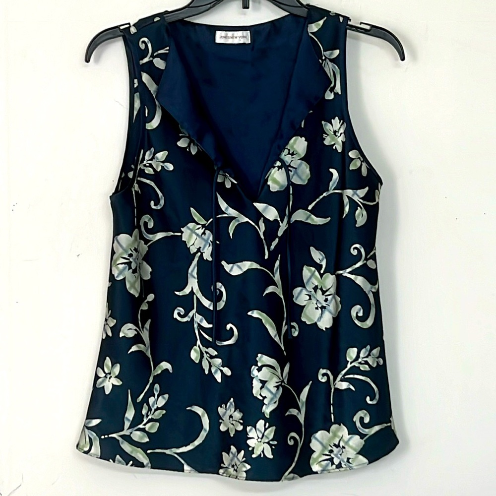 🌞Jones New York vintage satin navy blue white floral sleeveless blouse women M